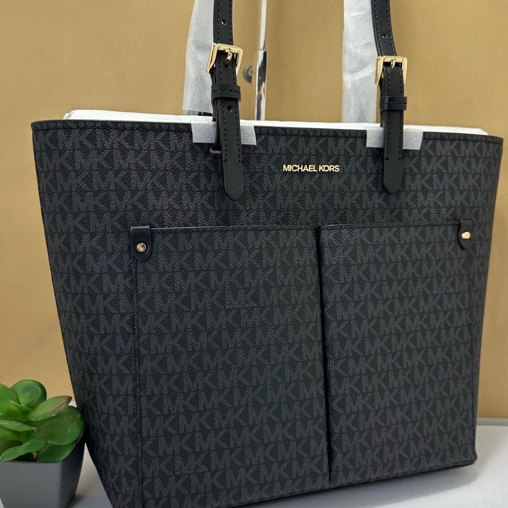 Michael Kors Purse - Picture 8 of 11